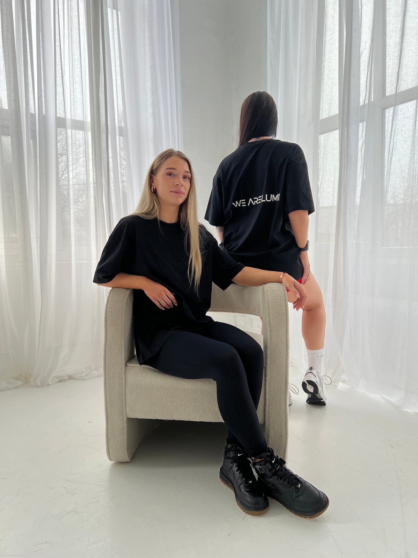 UNISEX TEE IN BLACK